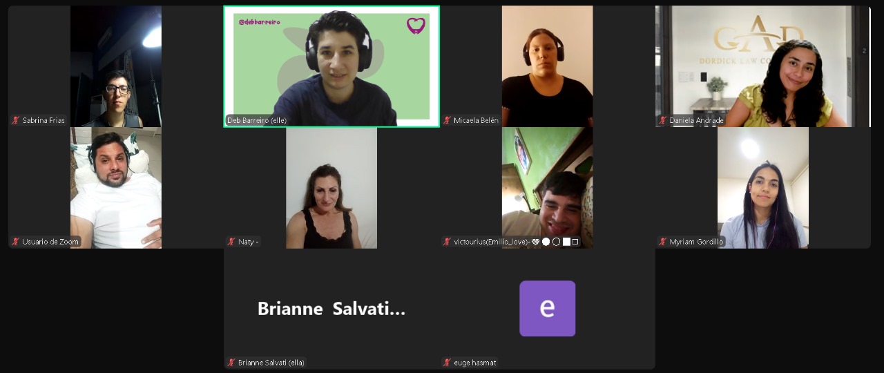 Sesión de zoom sobre diálogos conscientes, hay 6 personas en la reunión con cámaras encendidas, la captura se ve de una forma horizontal